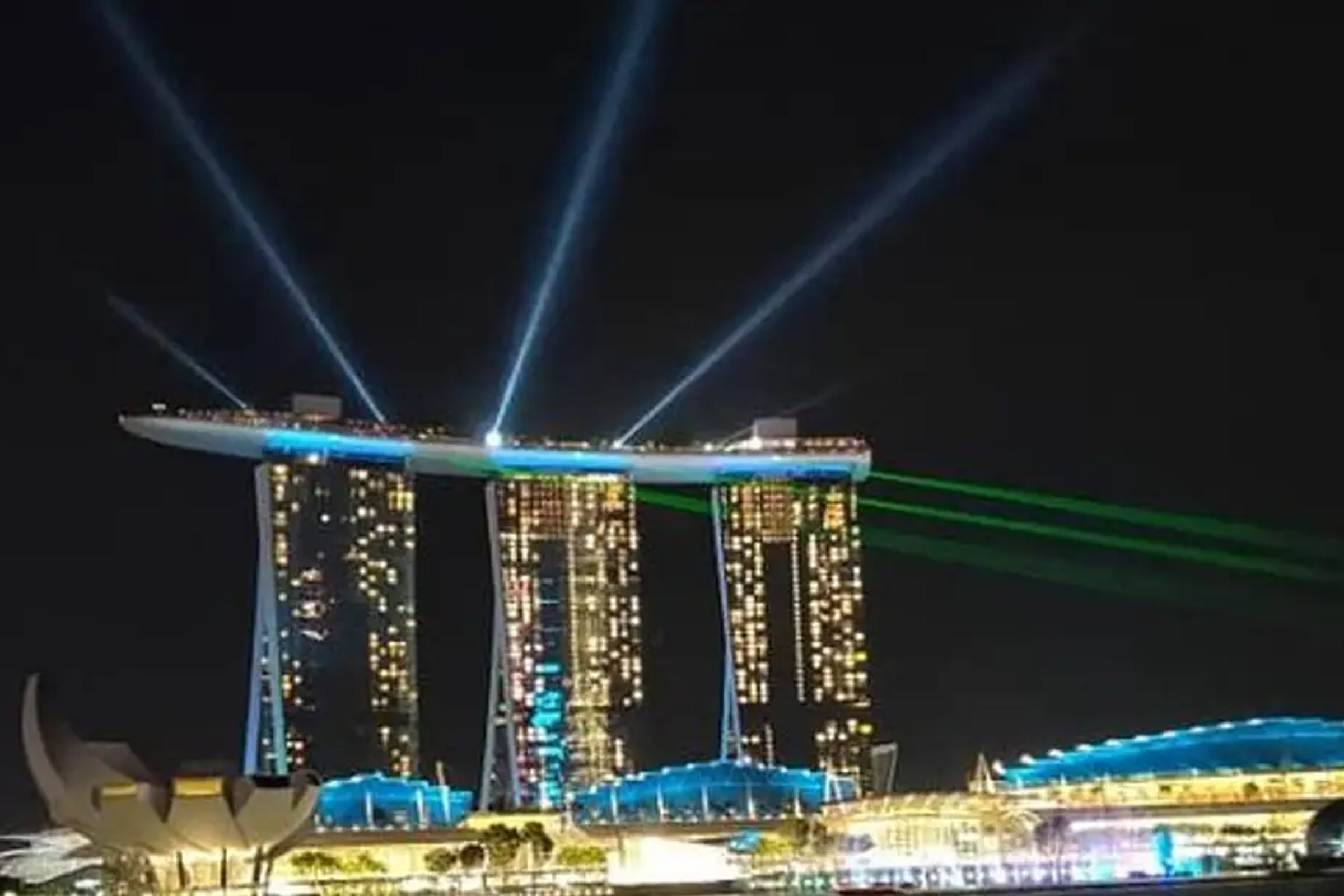 Private Tour: Nighttime Sightseeing with River Cruise